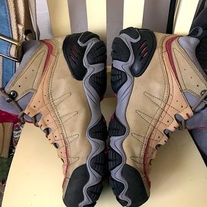 Women’s Oboz size 9.5